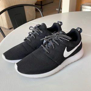 Womens nike roshe shoes